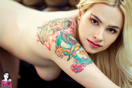 Icasso - Yesterday, blonde, tattooed